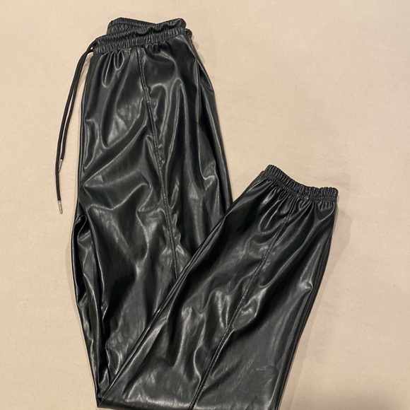 Black leather joggers - Picture 2 of 2